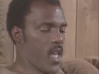 Melnādainas ayes un fm bradley - melnādainie nākamais durvis 1988: sekss filma f1