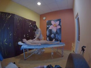Peeping caméra passionné masseuse baise client pendant massage | xhamster