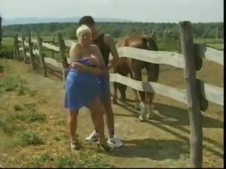 Grootmoeder helga hostess depraved boerderij, gratis porno f4