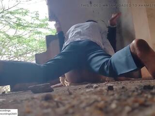Telugu të dashuruar -out dore qirje në dialopted ndërtesë beside n h rrugë | xhamster