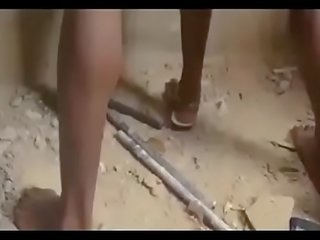 Afrikane nigerian geto youths seks simultan një i virgjër / i parë pjesë