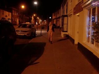 年轻 金发 妻子 walking 裸体 向下 一 高 街头 在 suffolk | 超碰在线视频