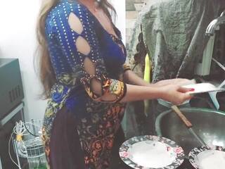 Punjabi servitoare inpulit în bucatarie de sef cu clar audio | xhamster