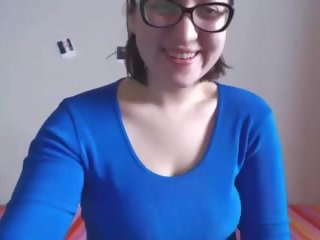 Beguiling brunetka w okulary kamerka internetowa, darmowe dorosły film c3