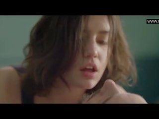 Adele exarchopoulos - з оголеними грудьми для дорослих кліп сцени - eperdument (2016)