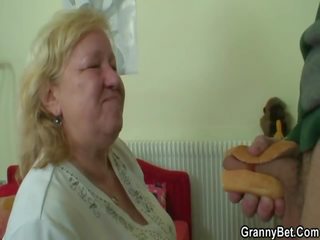 Grannies fucks ใหญ่ สมาชิก