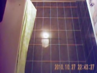 Šnipas kamera į dušas - 23yo mademoiselle