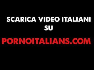 Bionda italiana succhia cazzone - pornó italiano